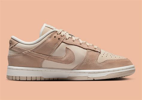 Nike dunks low sanddrift